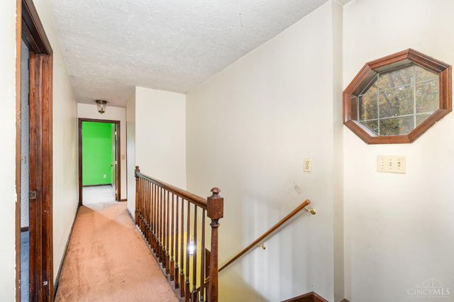 146 Overcliff Road, Cincinnati, OH 45233