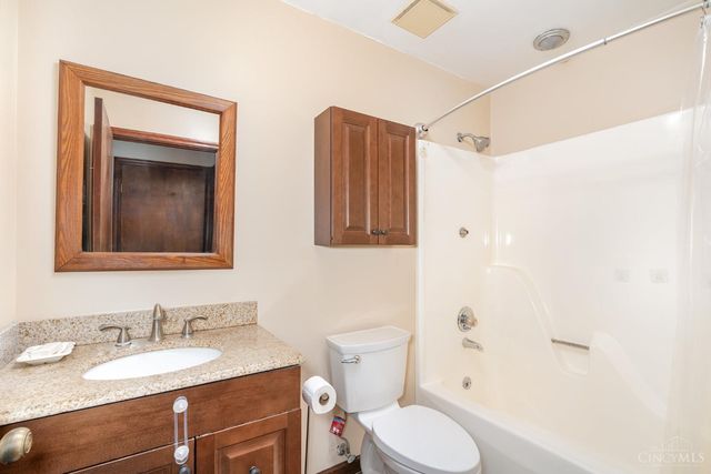 146 Overcliff Road, Cincinnati, OH 45233