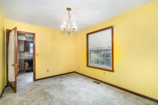 146 Overcliff Road, Cincinnati, OH 45233