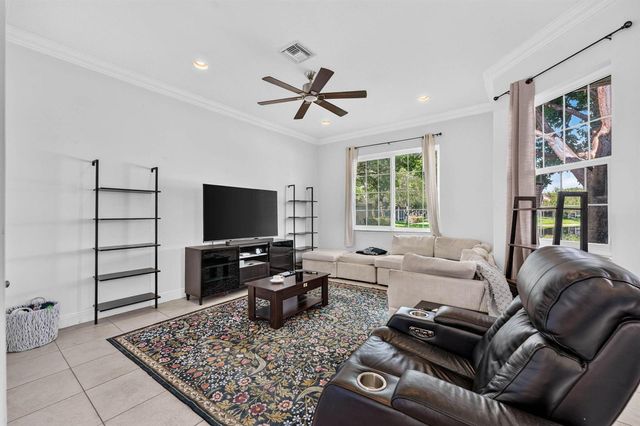 3355 Lakeside Drive, Davie, FL 33328