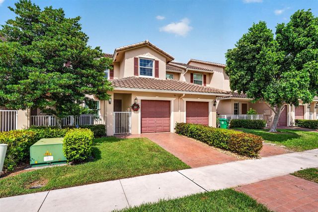 3355 Lakeside Drive, Davie, FL 33328