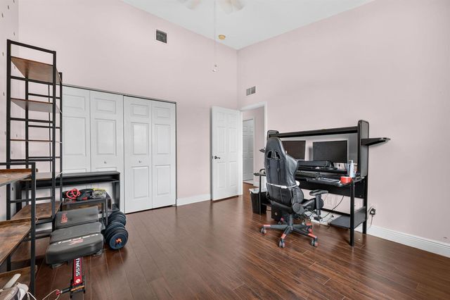 3355 Lakeside Drive, Davie, FL 33328
