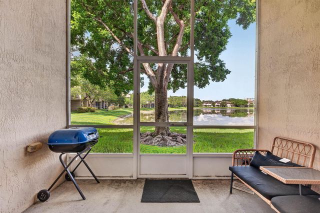 3355 Lakeside Drive, Davie, FL 33328