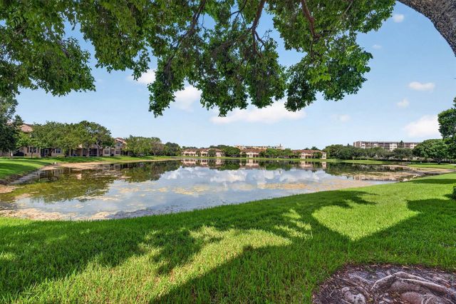 3355 Lakeside Drive, Davie, FL 33328