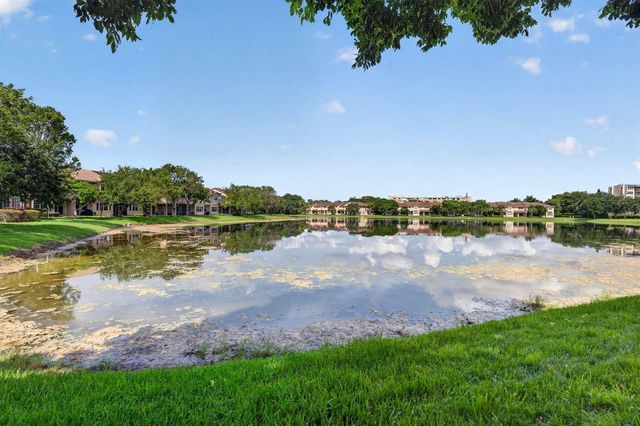 3355 Lakeside Drive, Davie, FL 33328