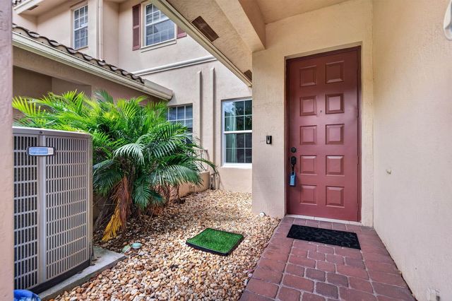 3355 Lakeside Drive, Davie, FL 33328