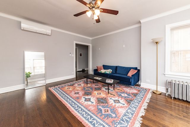 4014 W Nelson Street 1, Chicago, IL 60641