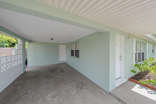 2135 LEE LANE, Sarasota, FL 34231