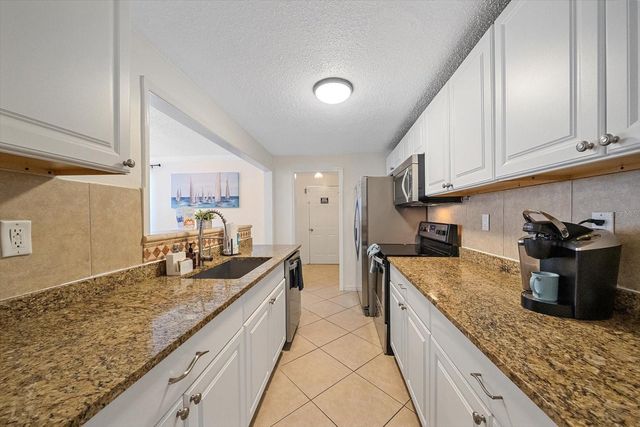 2135 LEE LANE, Sarasota, FL 34231