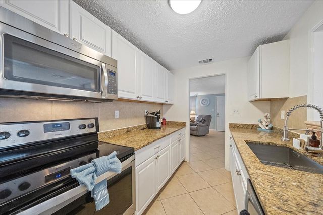 2135 LEE LANE, Sarasota, FL 34231