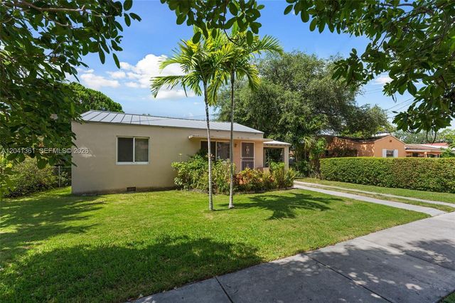2750 NW 4th St, Miami, FL 33125