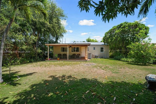 2750 NW 4th St, Miami, FL 33125