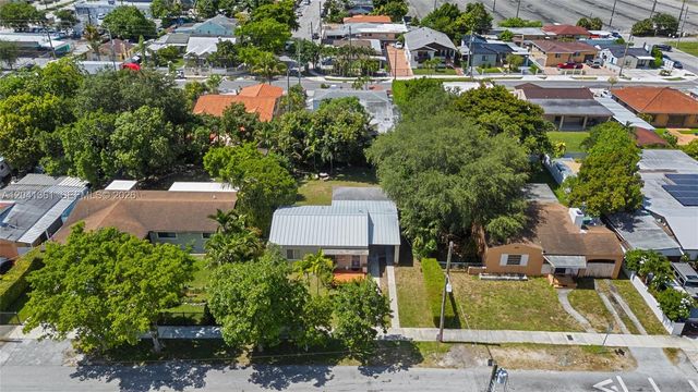 2750 NW 4th St, Miami, FL 33125