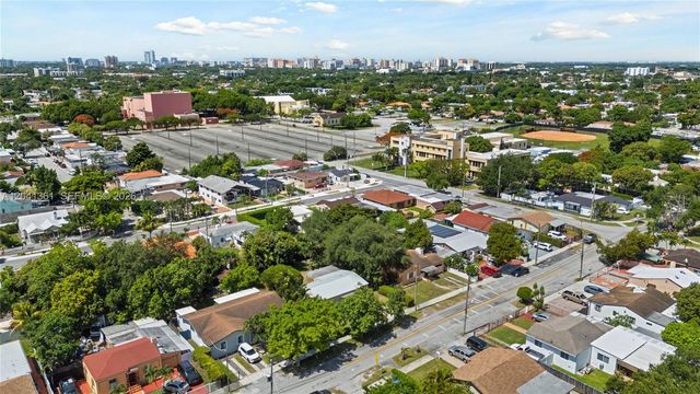 2750 NW 4th St, Miami, FL 33125