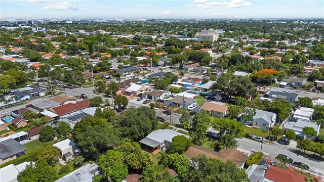 2750 NW 4th St, Miami, FL 33125