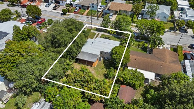 2750 NW 4th St, Miami, FL 33125