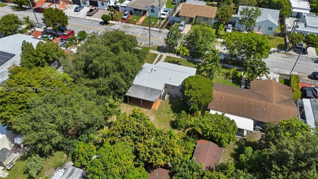 2750 NW 4th St, Miami, FL 33125