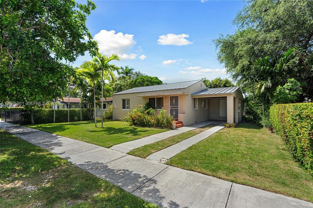 2750 NW 4th St, Miami, FL 33125