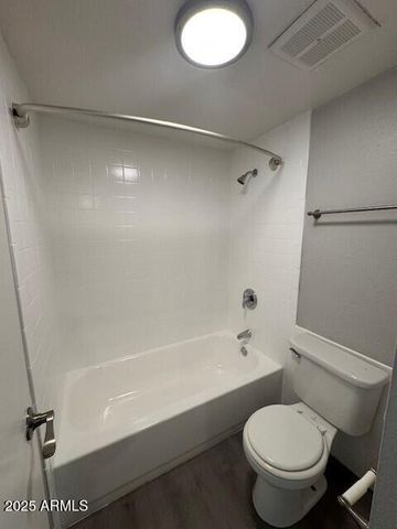 2250 W GLENDALE Avenue S, Phoenix, AZ 85021