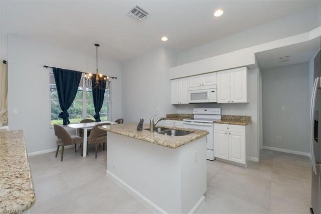 6429 Autumn Woods BLVD, Naples, FL 34109