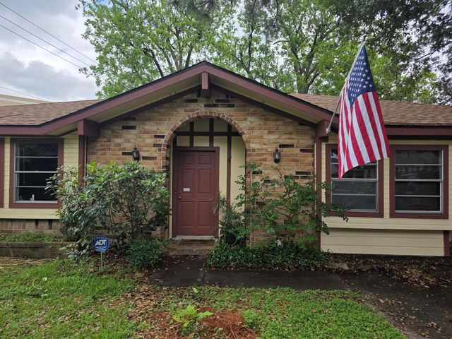 2638 Pine Village Drive, Houston, TX 77080