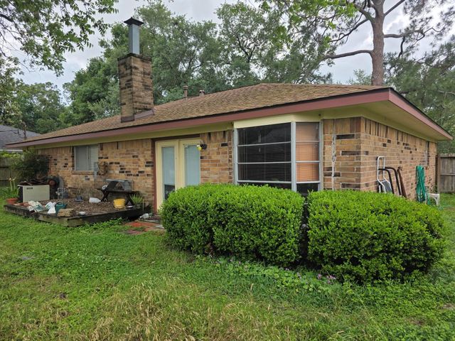 2638 Pine Village Drive, Houston, TX 77080