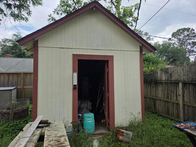 2638 Pine Village Drive, Houston, TX 77080