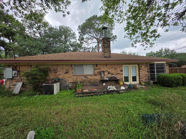 2638 Pine Village Drive, Houston, TX 77080
