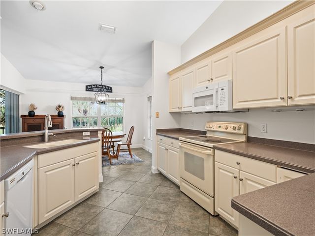 5908 Three Iron DR 2204, Naples, FL 34110