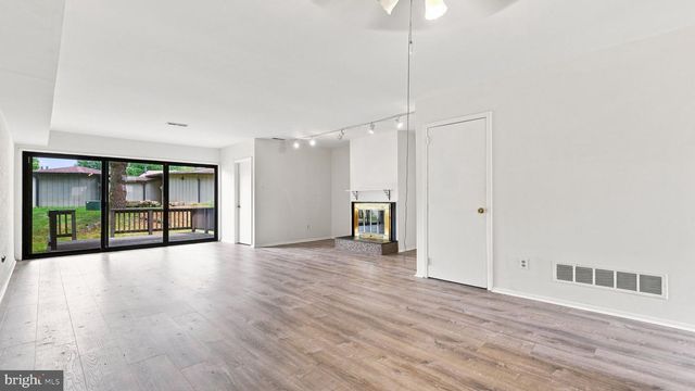 23 CENTENNIAL RD, Telford, PA 18969