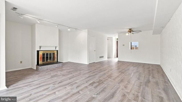23 CENTENNIAL RD, Telford, PA 18969