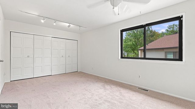 23 CENTENNIAL RD, Telford, PA 18969