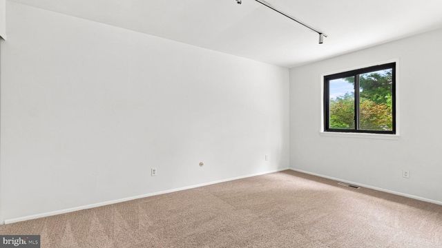 23 CENTENNIAL RD, Telford, PA 18969