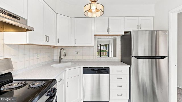 23 CENTENNIAL RD, Telford, PA 18969