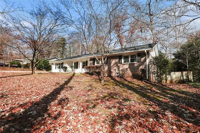 558 Dorsey SW Circle, Lilburn, GA 30047