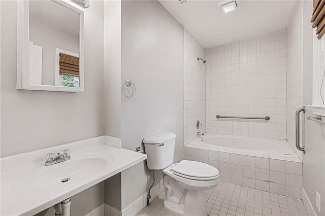 558 Dorsey SW Circle, Lilburn, GA 30047