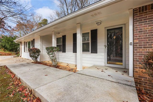 558 Dorsey SW Circle, Lilburn, GA 30047