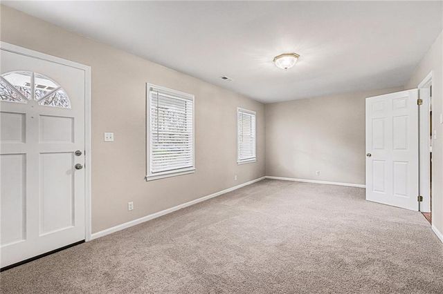 558 Dorsey SW Circle, Lilburn, GA 30047