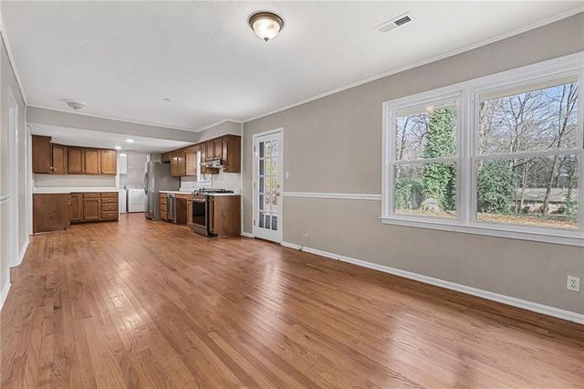 558 Dorsey SW Circle, Lilburn, GA 30047