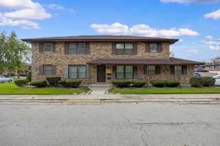 17700 Escanaba Avenue, Lansing, IL 60438