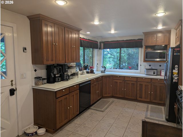 18616 Ne 139TH St, Brush Prairie, WA 98606