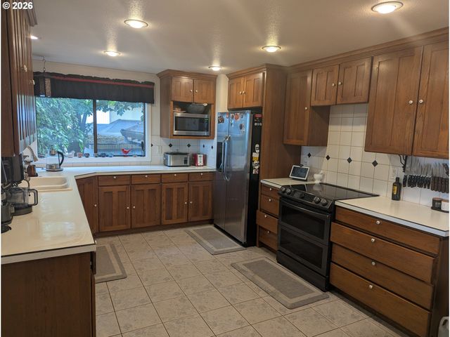 18616 Ne 139TH St, Brush Prairie, WA 98606