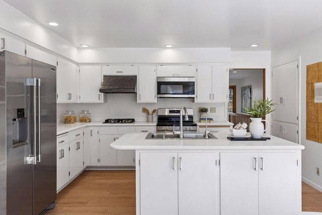 7117 Gleason Road, Edina, MN 55439