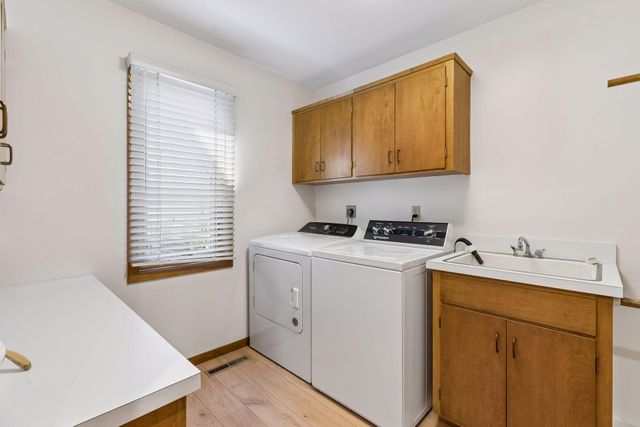 7117 Gleason Road, Edina, MN 55439