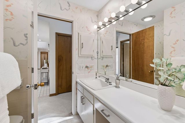 7117 Gleason Road, Edina, MN 55439