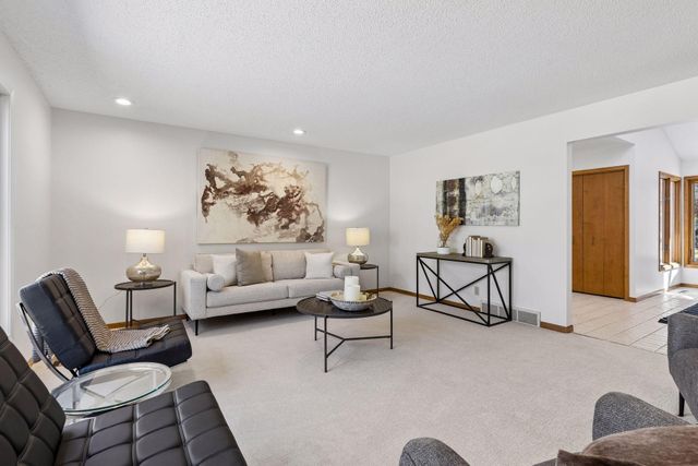 7117 Gleason Road, Edina, MN 55439