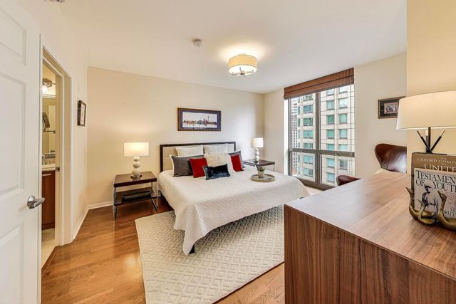 635 N Dearborn Street 2104, Chicago, IL 60654