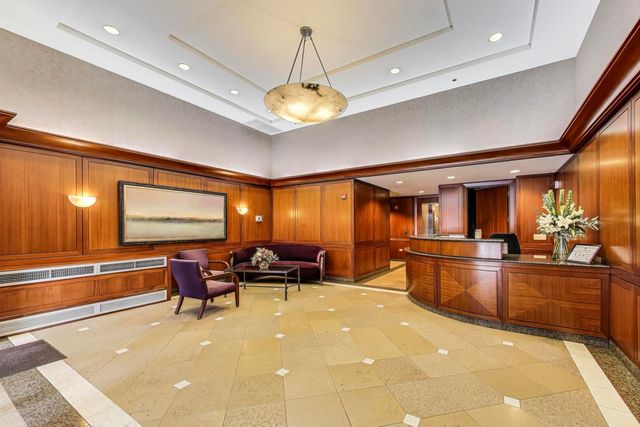 635 N Dearborn Street 2104, Chicago, IL 60654