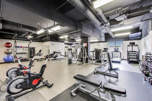 635 N Dearborn Street 2104, Chicago, IL 60654