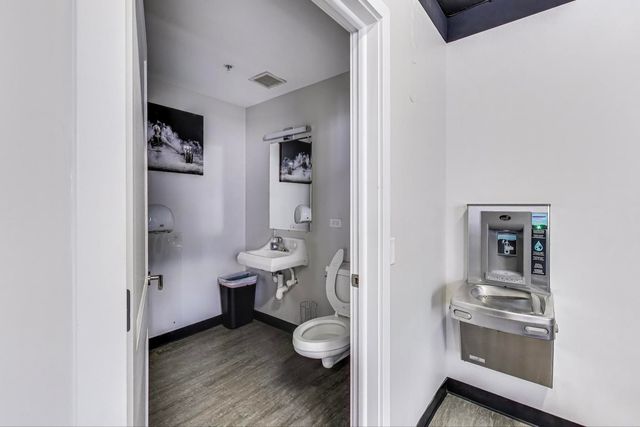 635 N Dearborn Street 2104, Chicago, IL 60654